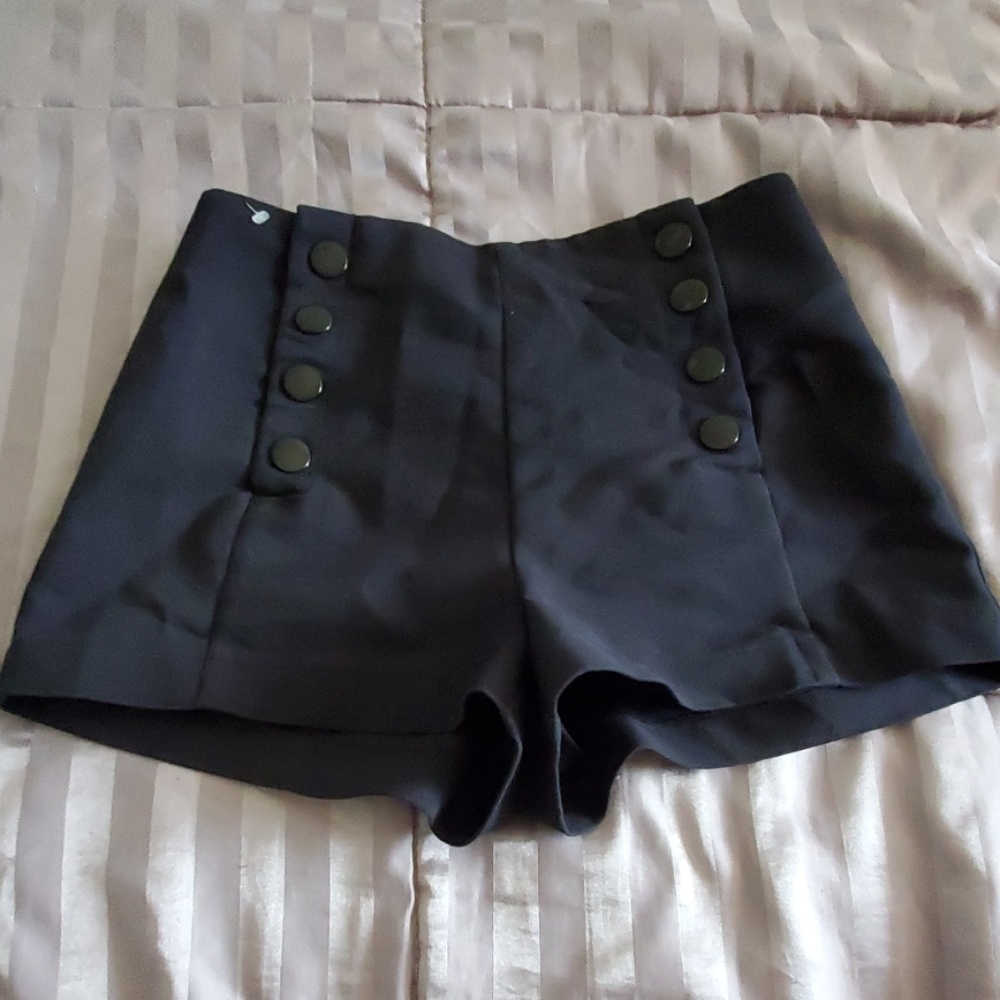 BLACK DRESS SHORTS!